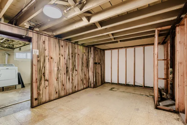 $210,000 | 6361 South Lockwood Avenue, Chicago, IL 60638