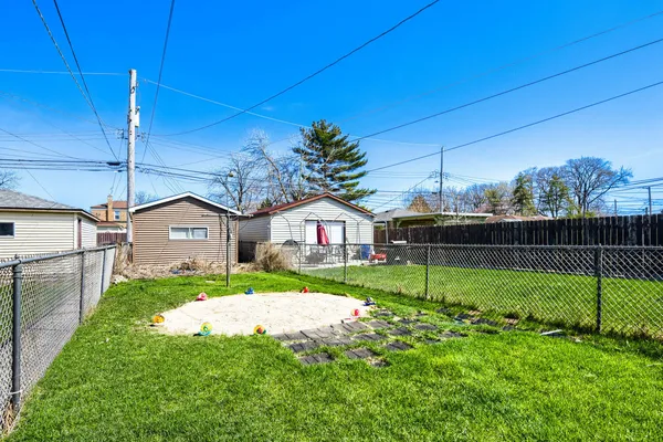 $210,000 | 6361 South Lockwood Avenue, Chicago, IL 60638
