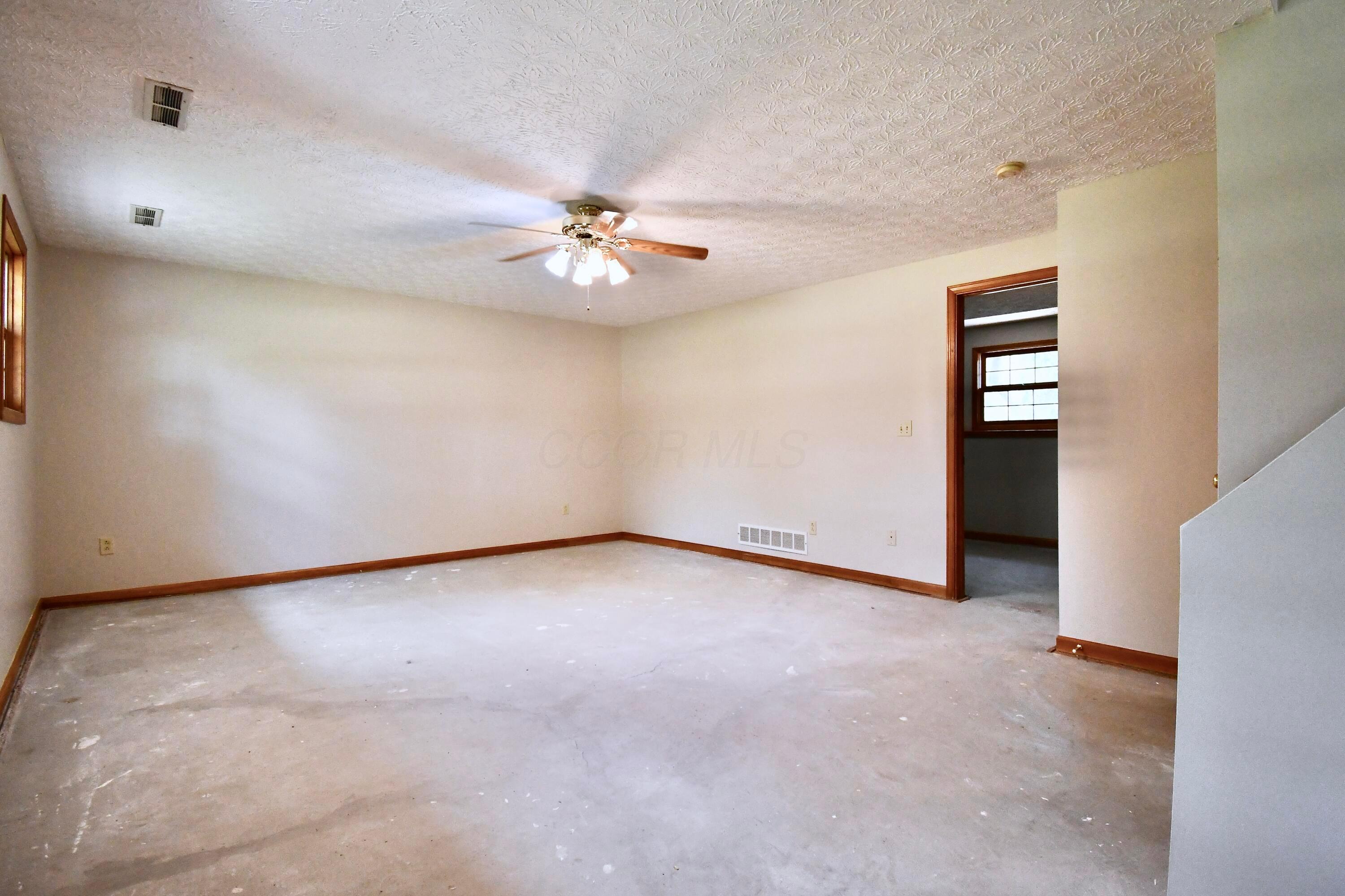 5275 Harlem Road Galena, OH 43021 - Photo 10 of 21 6