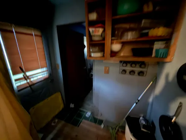 a very nice looking room with many windows