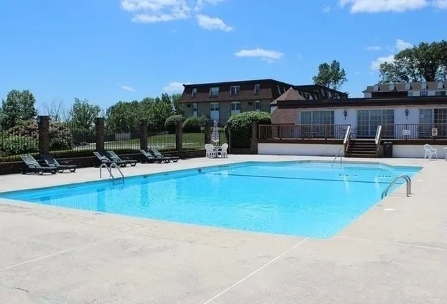 $289,000 | 18 Williamsburg Court, Unit 23, Shrewsbury, MA 01545