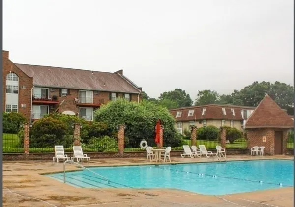 $289,000 | 18 Williamsburg Court, Unit 23, Shrewsbury, MA 01545