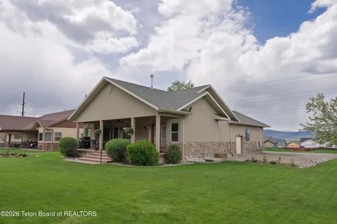 $799,000 | 425 Country Club Way, Thayne, WY 83127