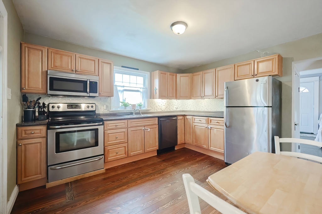 150 Garden Street Bellingham, MA 02019 - Photo 5 of 31