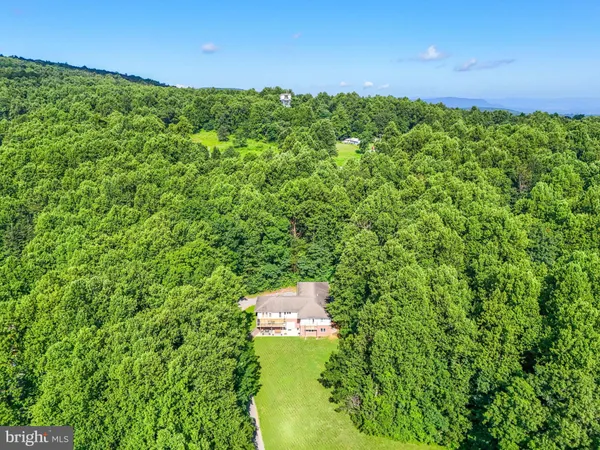 $674,900 | 46 Rock Ridge Lane, Chester Gap, VA 22623