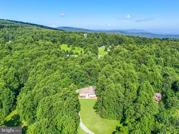 $674,900 | 46 Rock Ridge Lane, Chester Gap, VA 22623