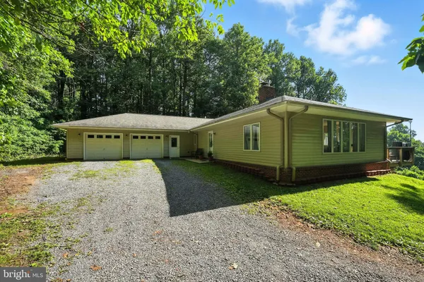 $674,900 | 46 Rock Ridge Lane, Chester Gap, VA 22623