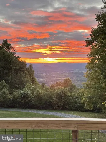 $699,900 | 46 Rock Ridge Lane, Chester Gap, VA 22623