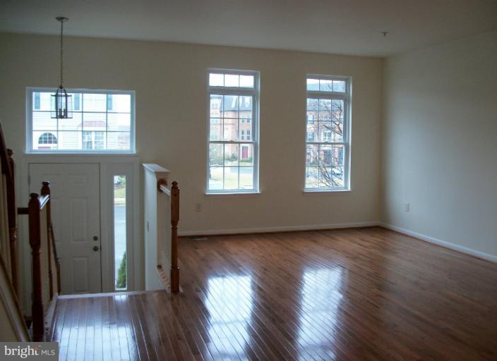 1509 Rambling Way South Frederick, MD 21701 - Photo 2 of 21 Living Room
