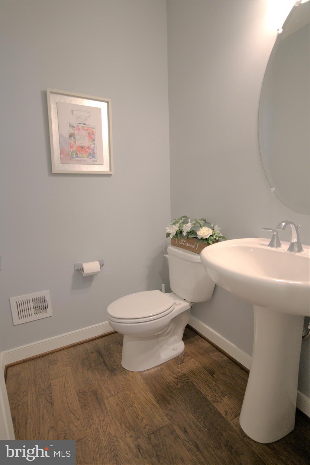 13434 Arrowbrook Centre Drive Herndon, VA 20171 - Photo 8 of 17 Hall Bath