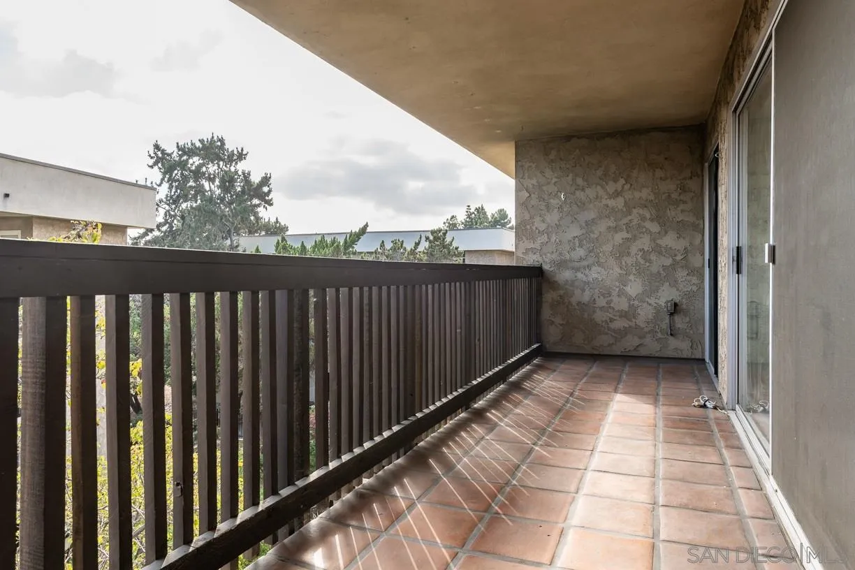6314 Friars Road, Unit 301 San Diego, CA 92108 - Photo 4 of 31 a view of a balcony