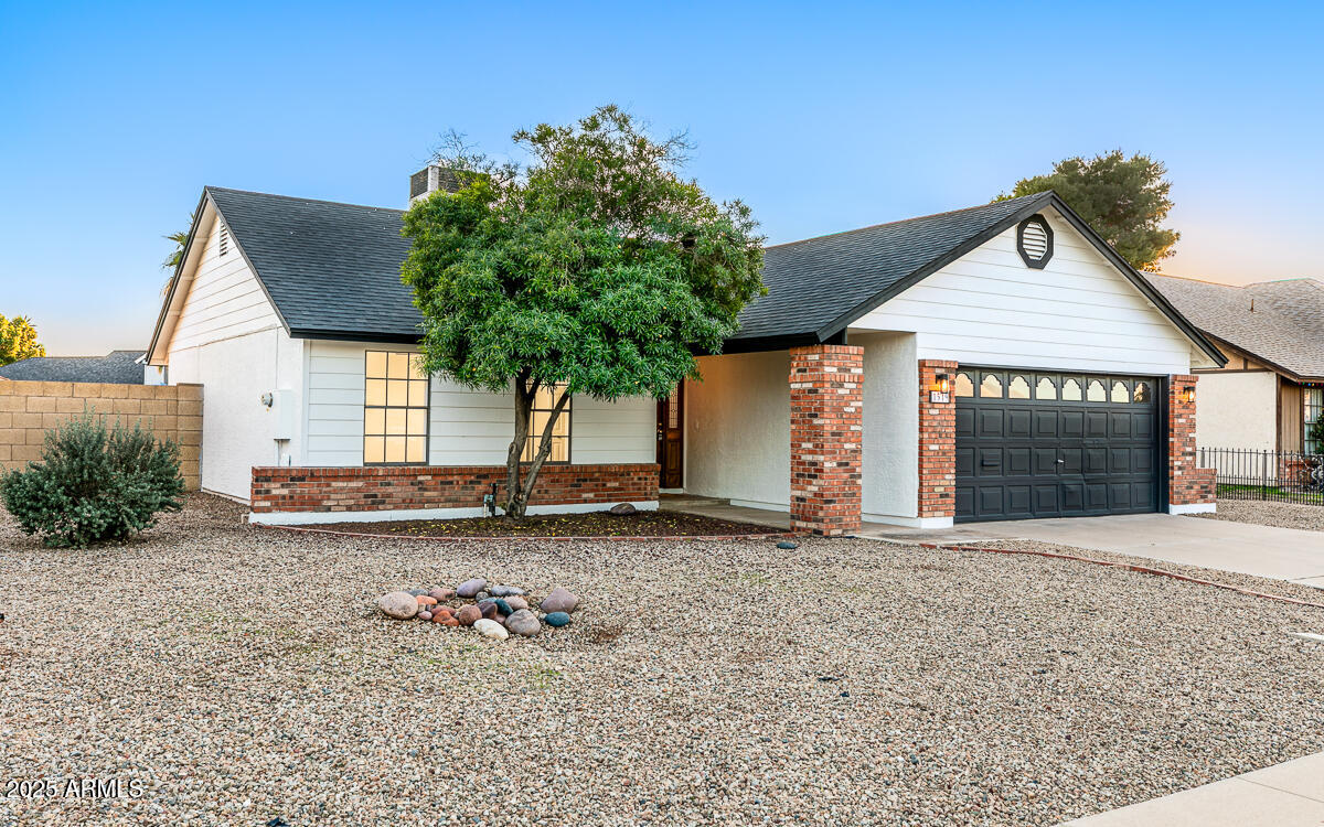 1519 W Missio n Dr-4