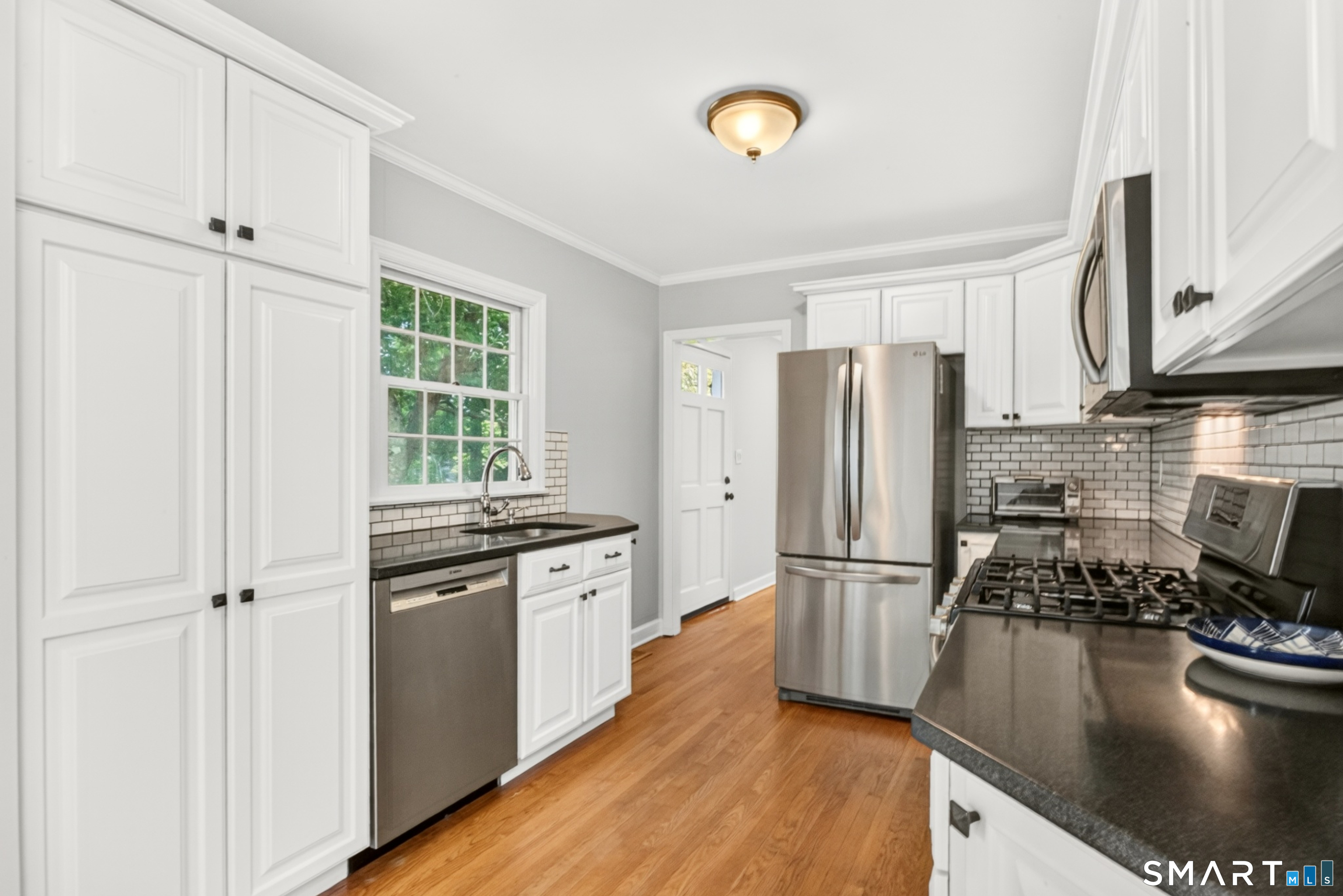 97 Gorham Road Fairfield, CT 06824 - Photo 11 of 25 Gallery Image 11