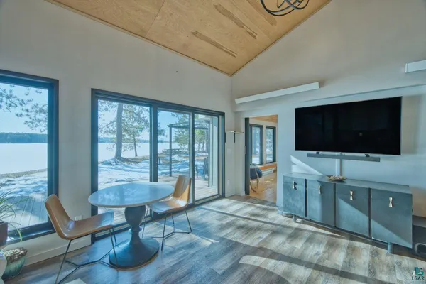 $899,900 | 5000 Lakeshore Drive, Makinen, MN 55763