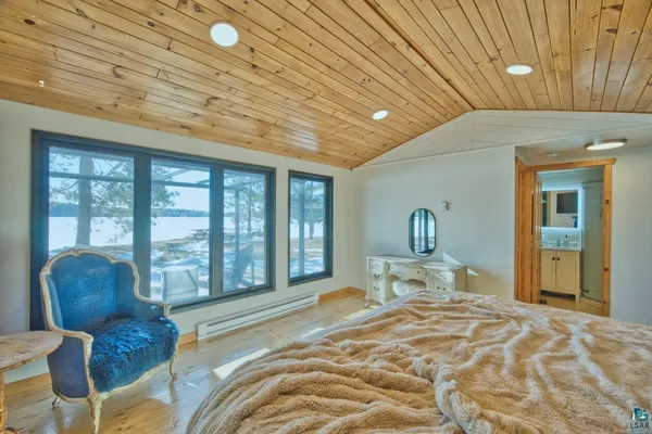 $899,900 | 5000 Lakeshore Drive, Makinen, MN 55763