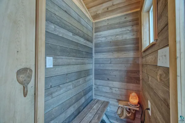 $899,900 | 5000 Lakeshore Drive, Makinen, MN 55763