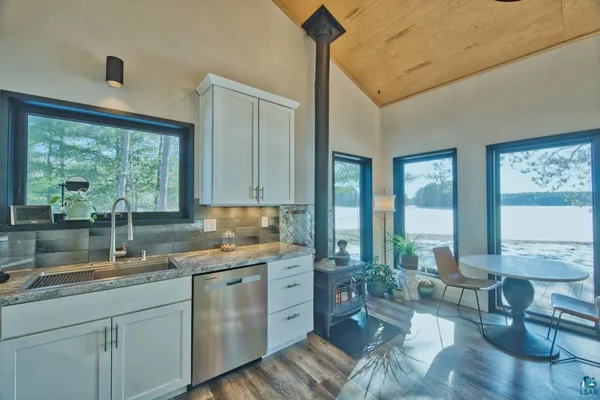 $899,900 | 5000 Lakeshore Drive, Makinen, MN 55763