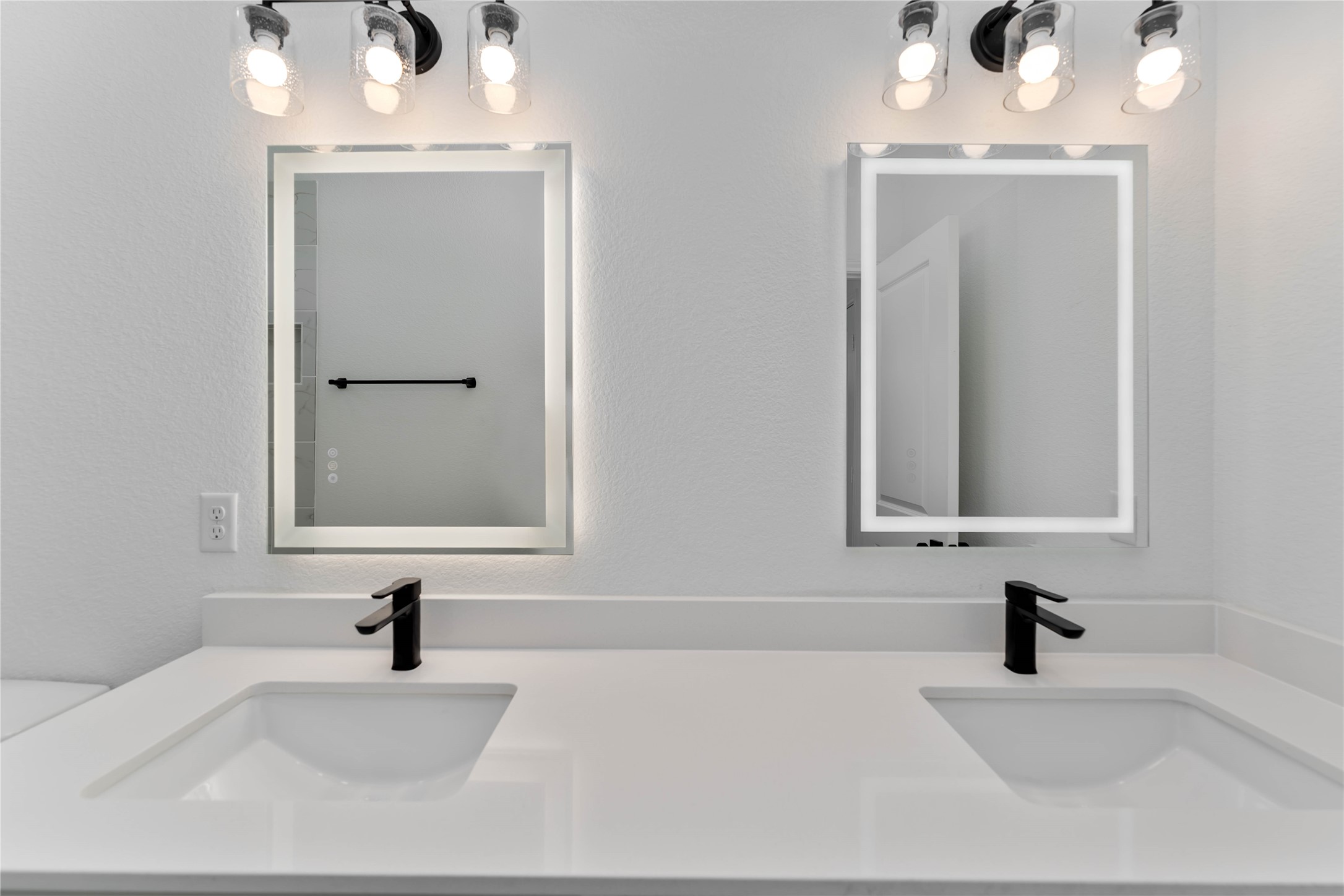 4713 Mallow Street, Unit A/B Houston, TX 77033 - Photo 17 of 26