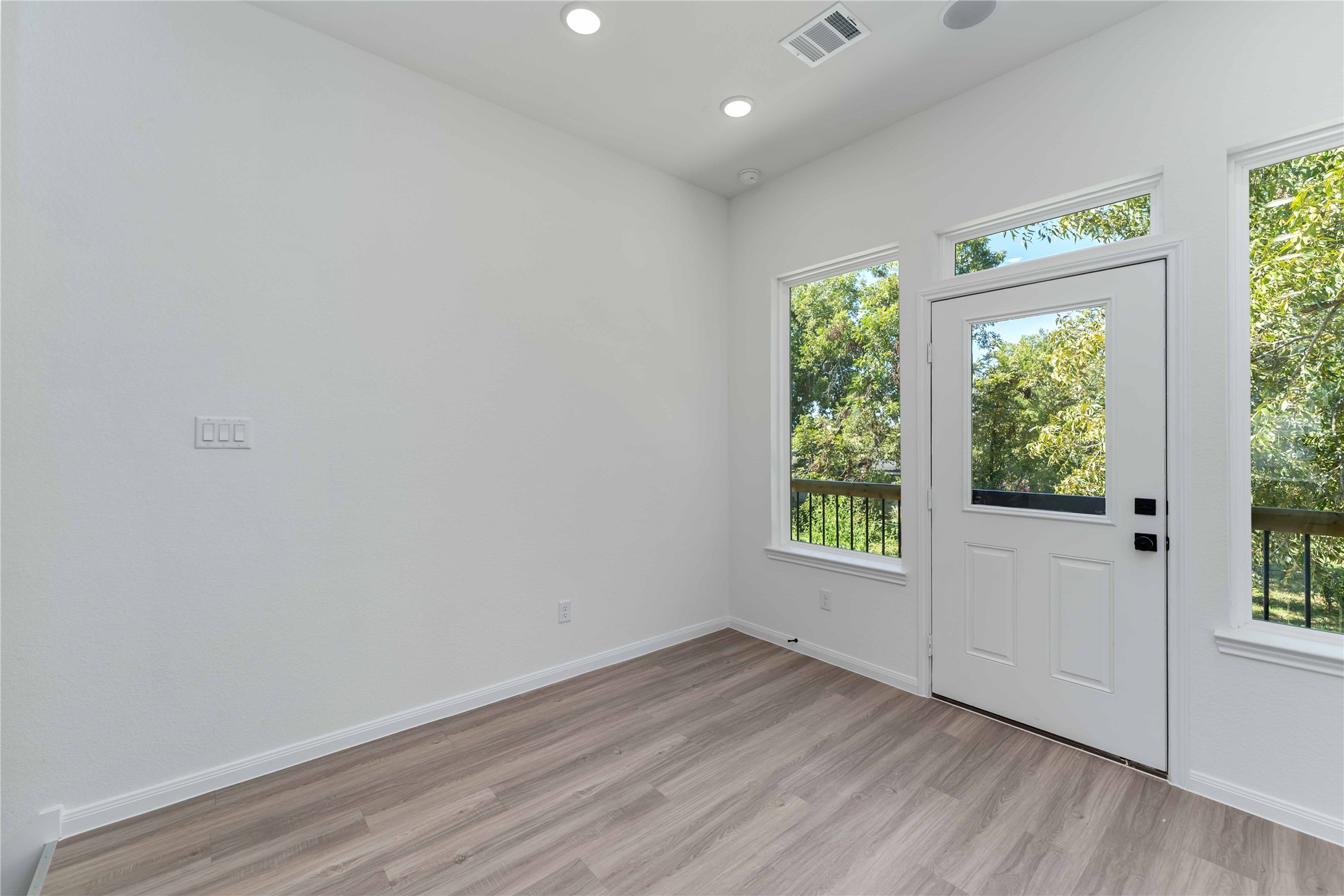 4713 Mallow Street, Unit A/B Houston, TX 77033 - Photo 5 of 26