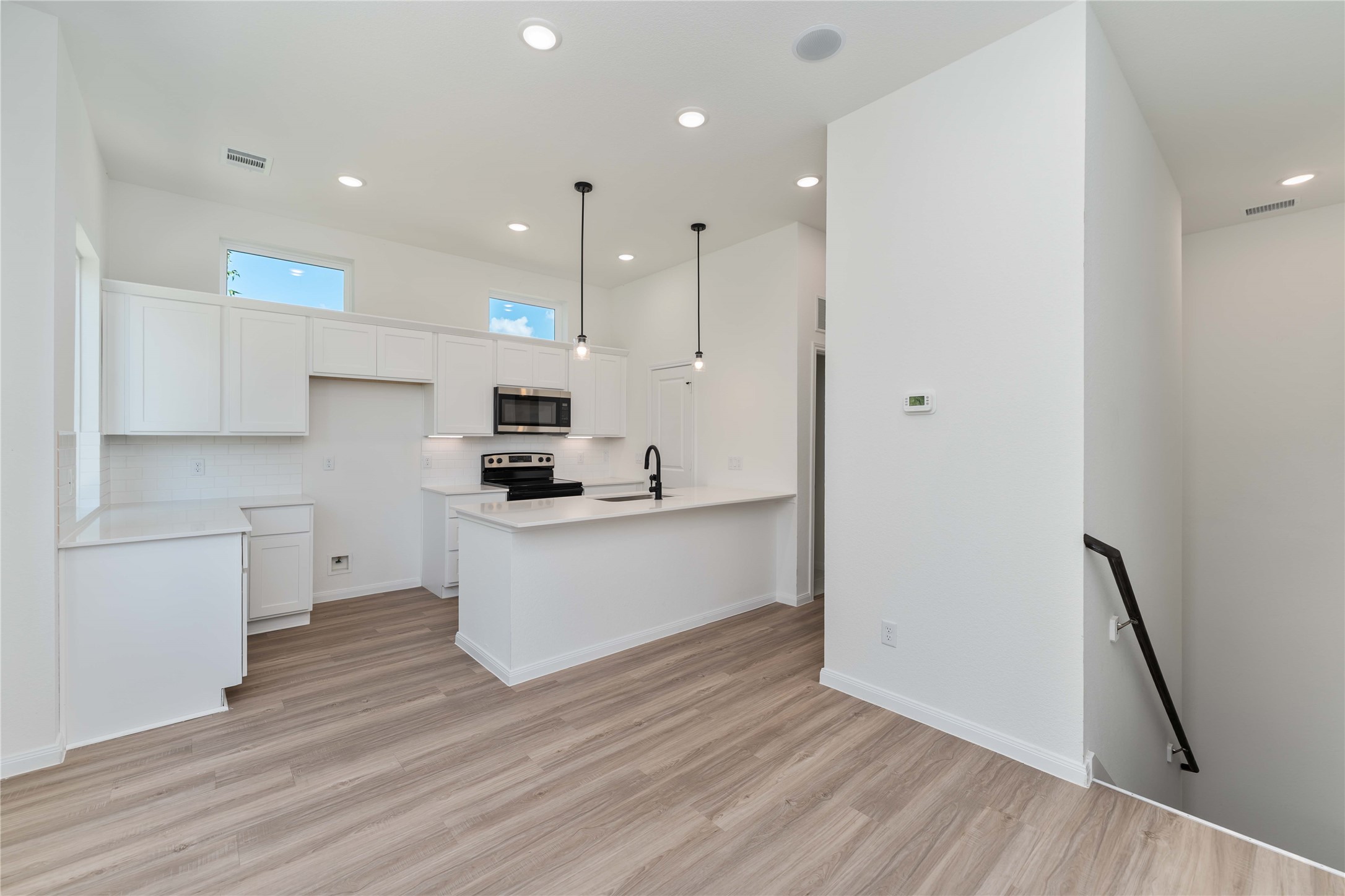 4713 Mallow Street, Unit A/B Houston, TX 77033 - Photo 7 of 26