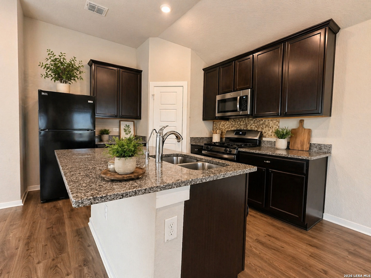 10747 Francisco Way Converse, TX 78109 - Photo 5 of 16