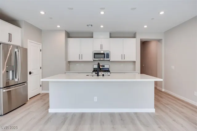 $424,909 | 9245 Litvin Street, Las Vegas, NV 89166