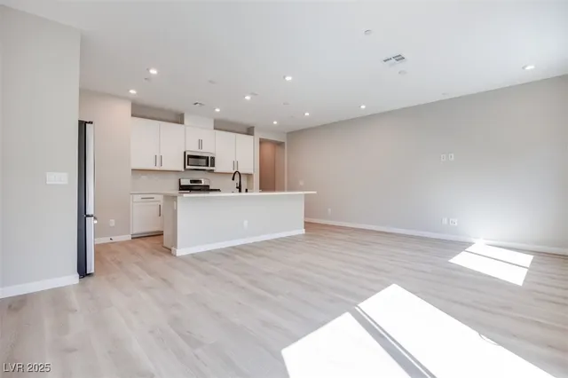 $424,909 | 9245 Litvin Street, Las Vegas, NV 89166