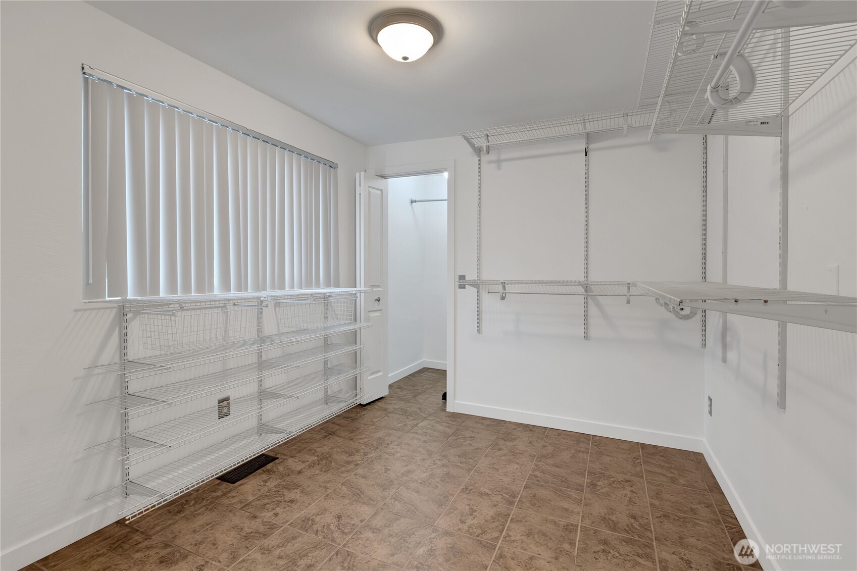 2356 South Angeline Street Seattle, WA 98108 - Photo 12 of 35 a view of an empty room