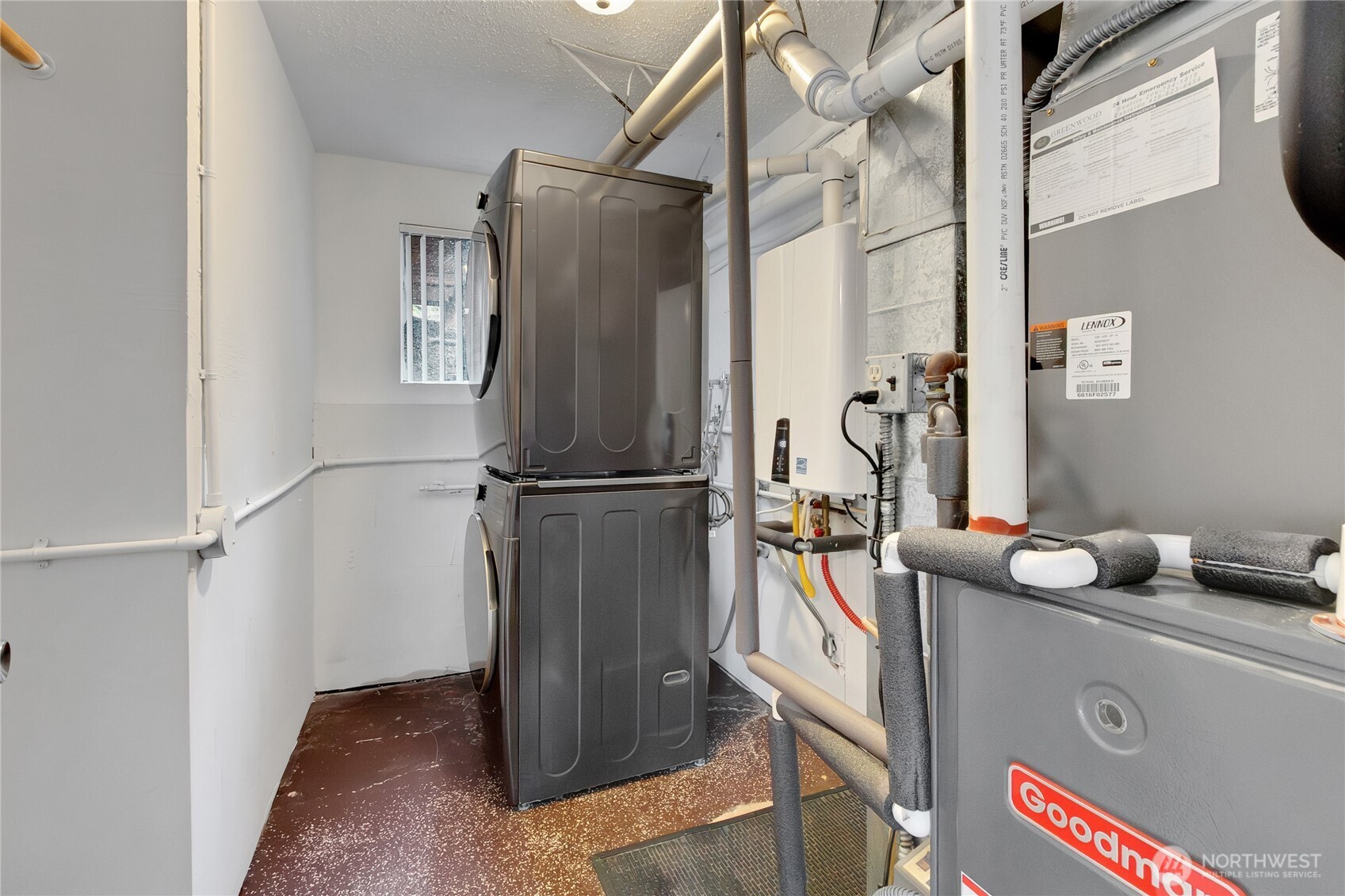 2356 South Angeline Street Seattle, WA 98108 - Photo 22 of 35 a room with lots of appliances and cabinets
