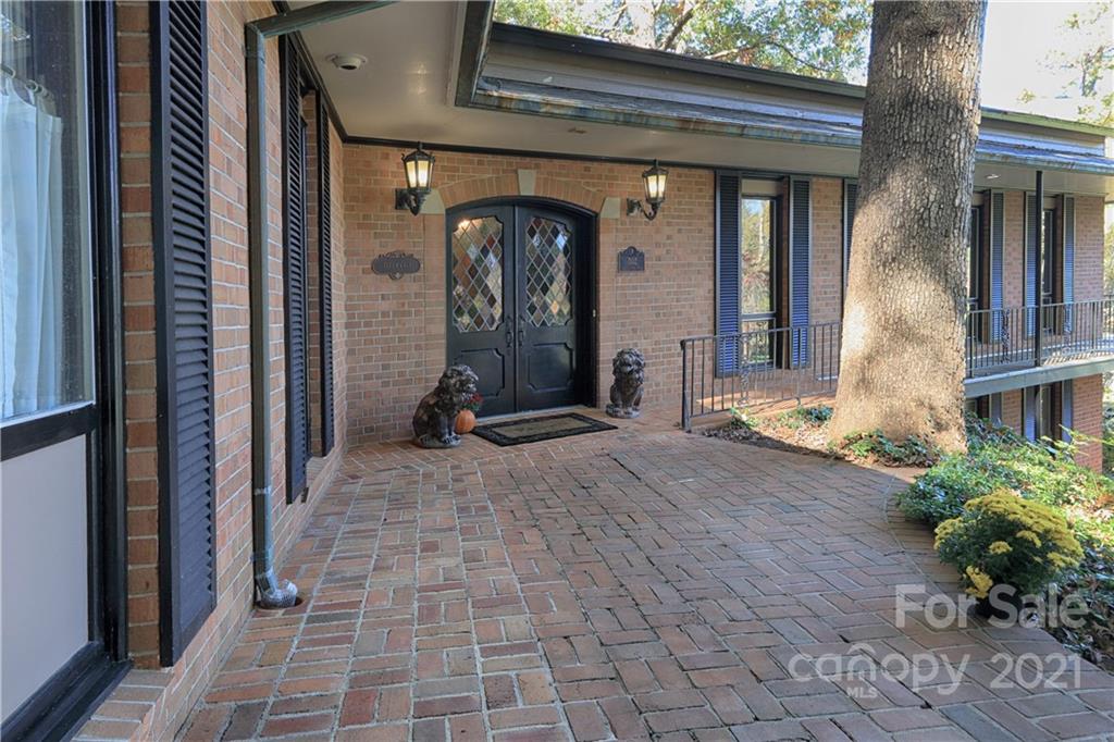 302 Valley Stream Road Statesville, NC 28677 - Photo 4 of 40 Gallery Image 4
