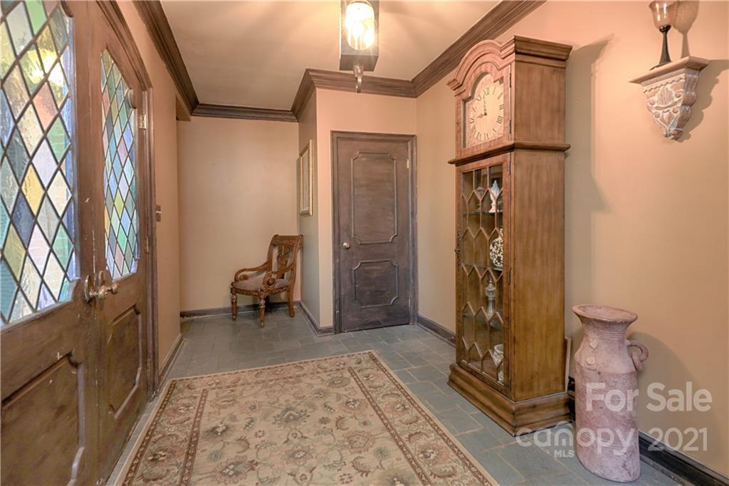 302 Valley Stream Road Statesville, NC 28677 - Photo 5 of 40 Gallery Image 5