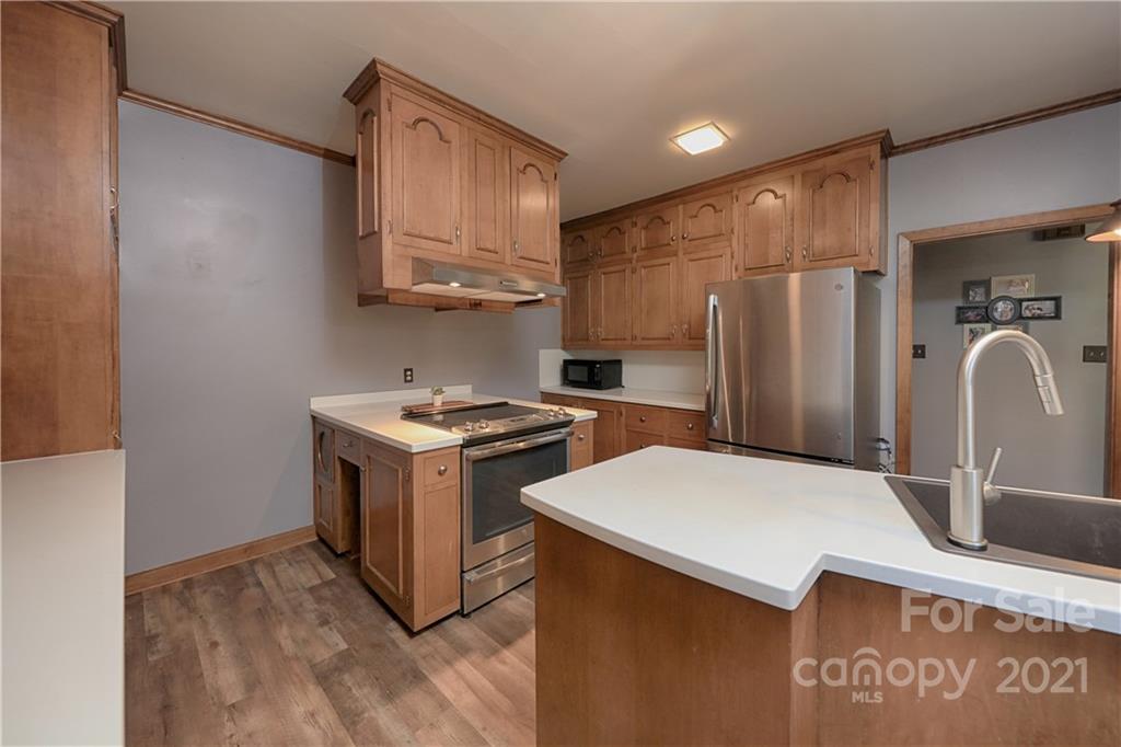 302 Valley Stream Road Statesville, NC 28677 - Photo 9 of 40 Gallery Image 9