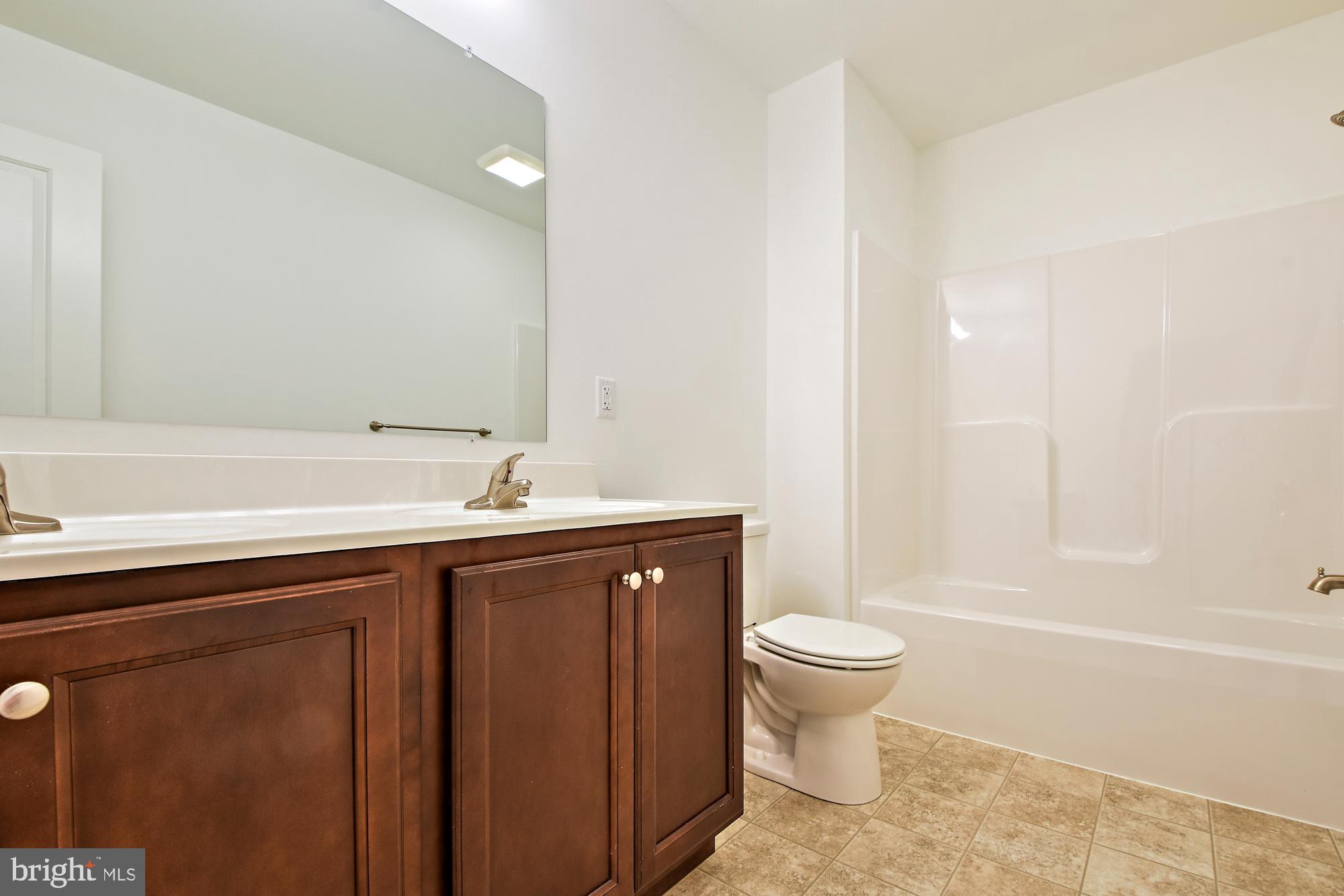 557 West 3rd Avenue Lititz, PA 17543 - Photo 22 of 24 Gallery Image 22