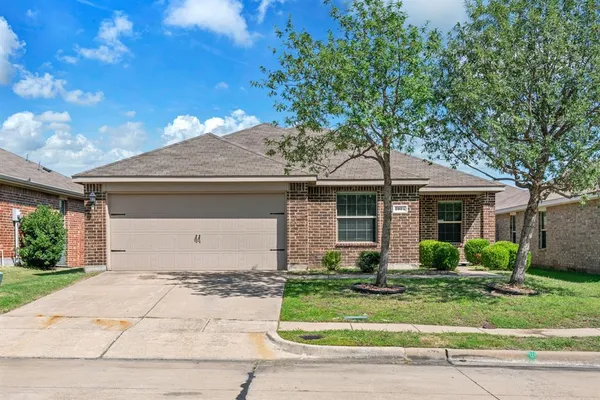 $2,350 | 2004 Crosby Drive, Forney, TX 75126