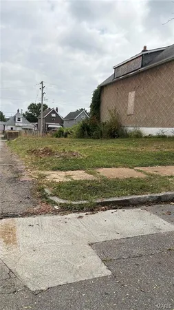 $8,500 | 4530 Newport Avenue, St. Louis, MO 63116