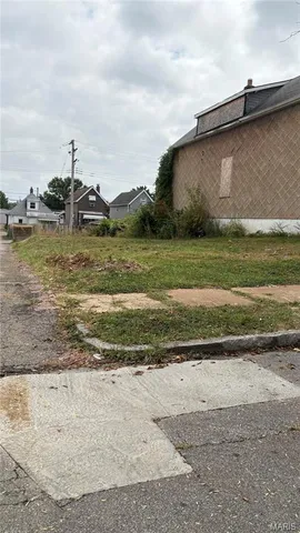 $12,000 | 4530 Newport Avenue, St. Louis, MO 63116