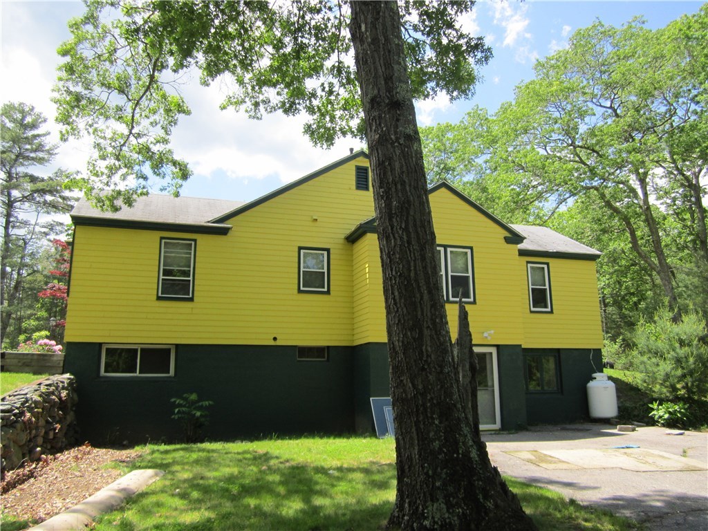 1400 Hill Farm Road Coventry, RI 02816 - Photo 4 of 33