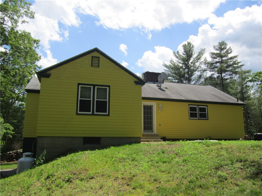 1400 Hill Farm Road Coventry, RI 02816 - Photo 5 of 33