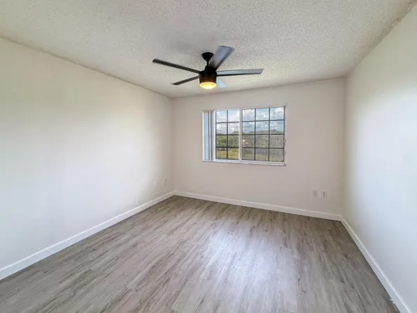 $2,300 | 4155 Haverhill Road, Unit 1420, West Palm Beach, FL 33417