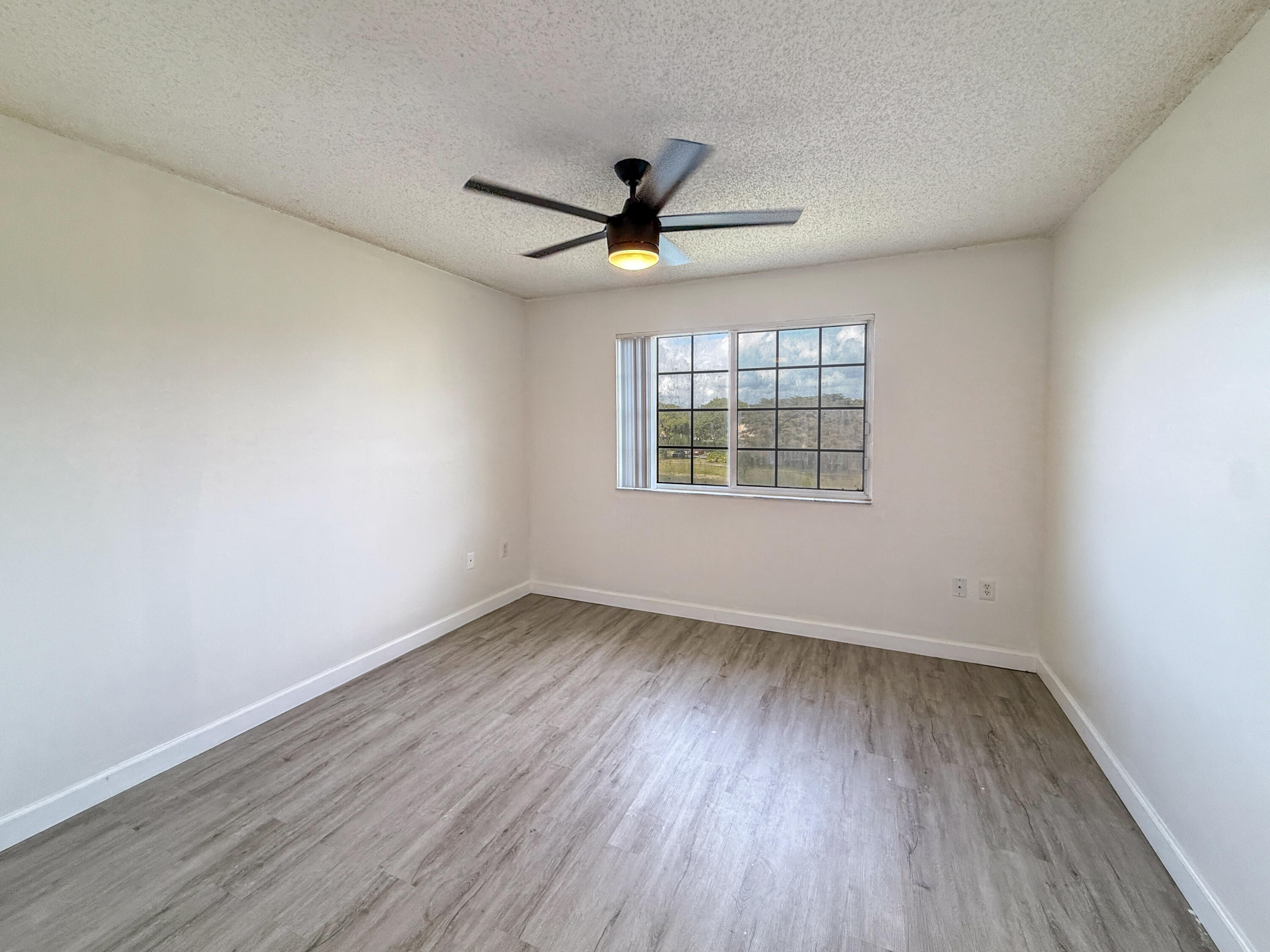 4155 Haverhill Road, Unit 1420 West Palm Beach, FL 33417 - Photo 13 of 19 Bed 2