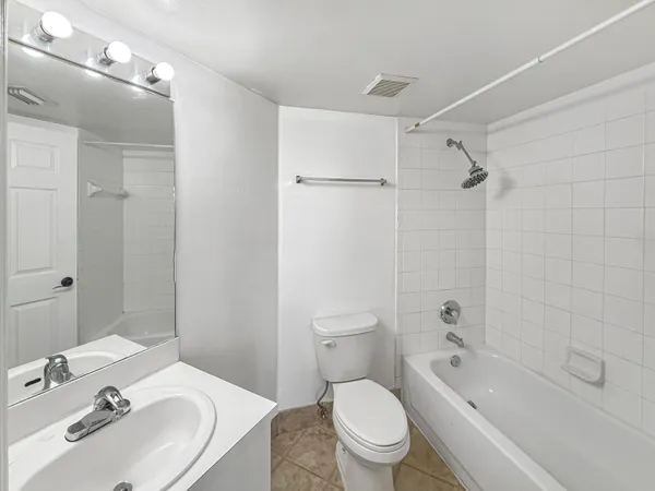 $2,300 | 4155 Haverhill Road, Unit 1420, West Palm Beach, FL 33417