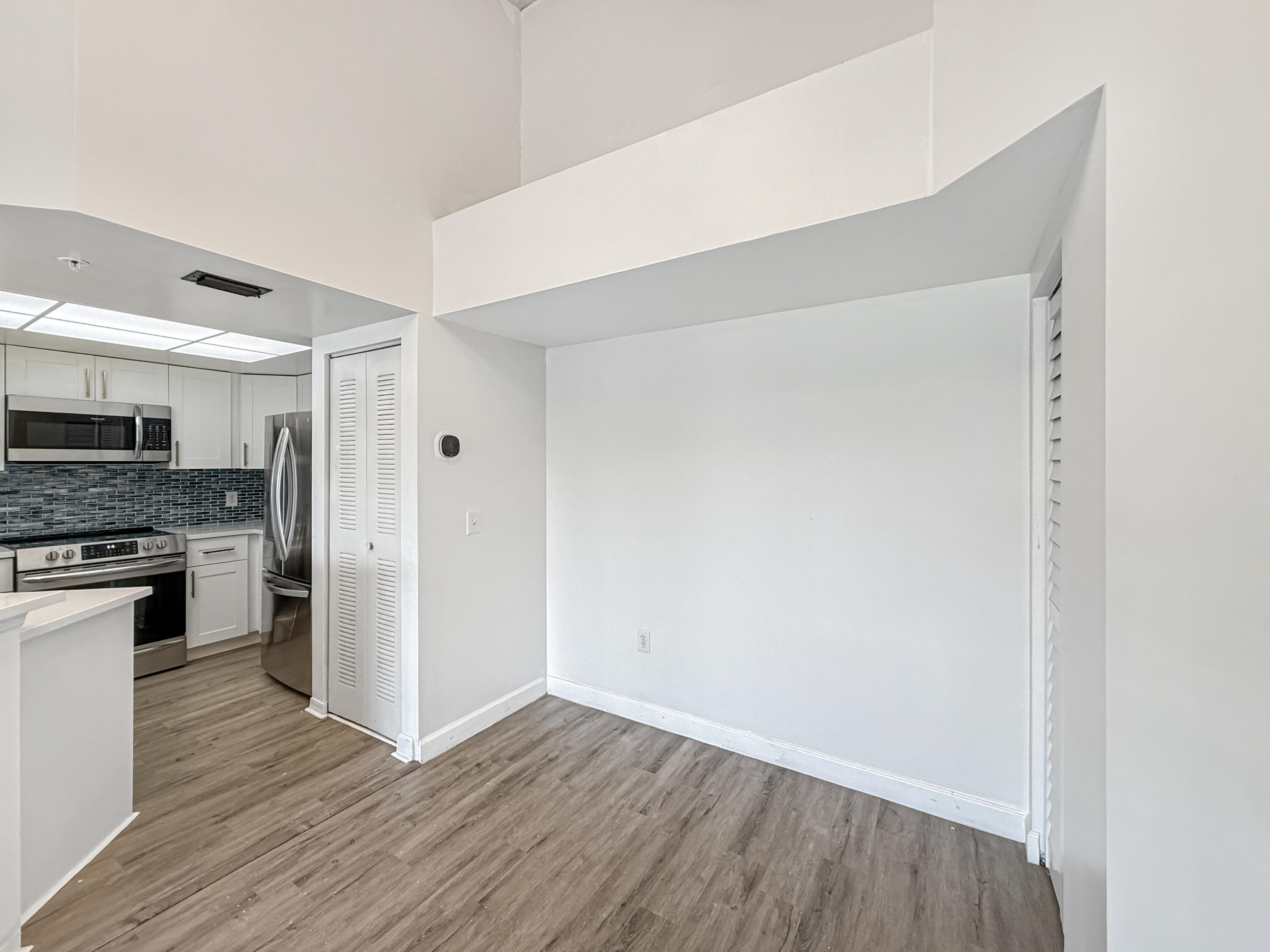 4155 Haverhill Road, Unit 1420 West Palm Beach, FL 33417 - Photo 7 of 19 Dining Room