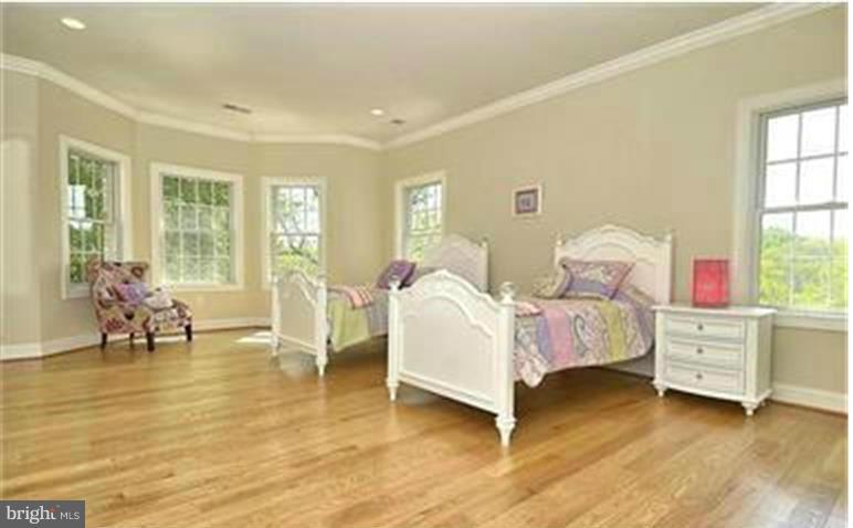 931 Utterback Store Road Great Falls, VA 22066 - Photo 8 of 19 Bedroom