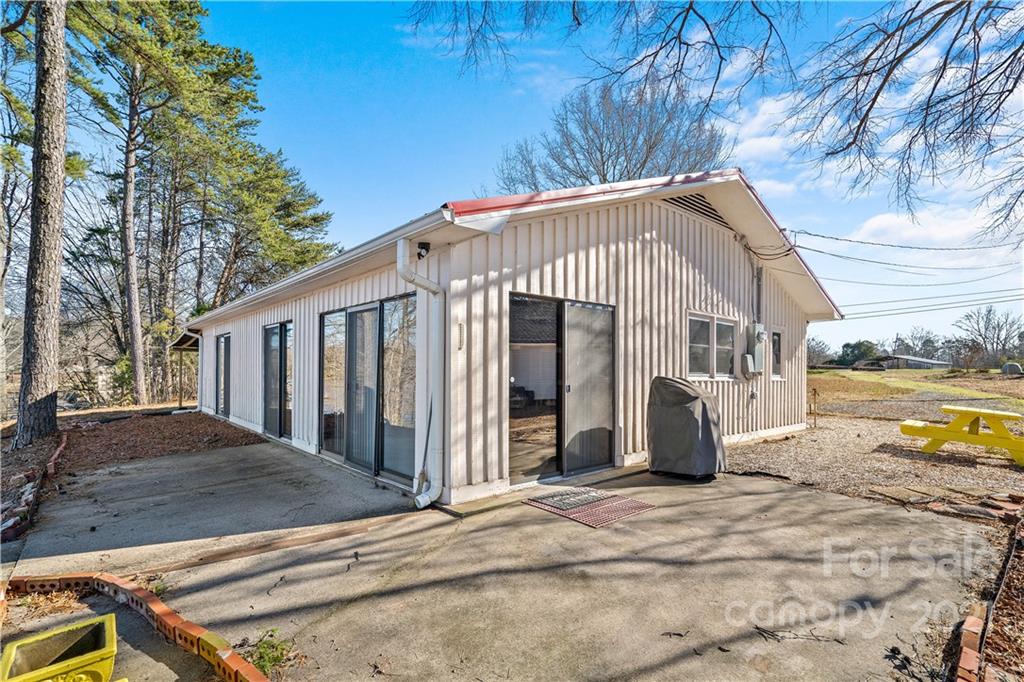 2418 Riverview Road Lexington, NC 27292 - Photo 9 of 37 Gallery Image 9