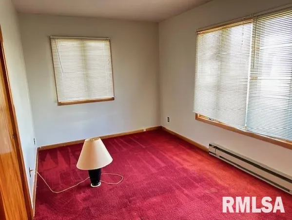 $169,000 | 705 North Silver Street, Taylorville, IL 62568