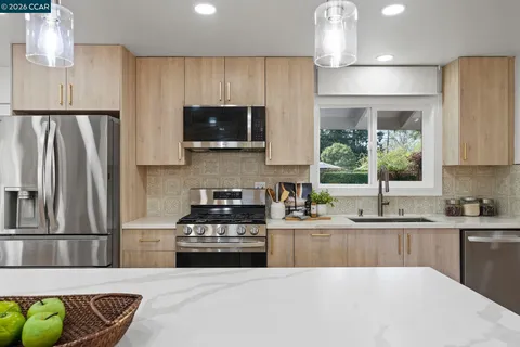 $949,000 | 1661 Marta Drive, Pleasant Hill, CA 94523