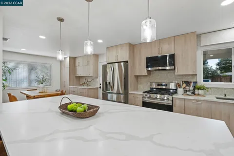 $949,000 | 1661 Marta Drive, Pleasant Hill, CA 94523