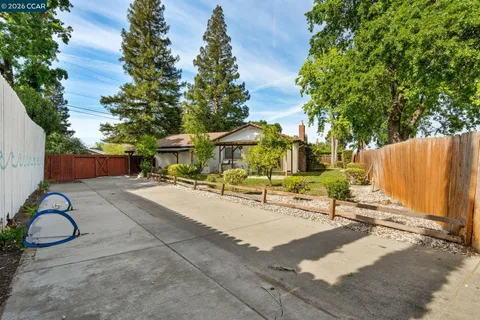 $949,000 | 1661 Marta Drive, Pleasant Hill, CA 94523