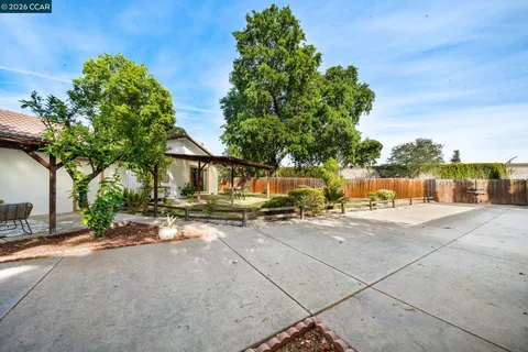 $949,000 | 1661 Marta Drive, Pleasant Hill, CA 94523
