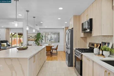 $949,000 | 1661 Marta Drive, Pleasant Hill, CA 94523